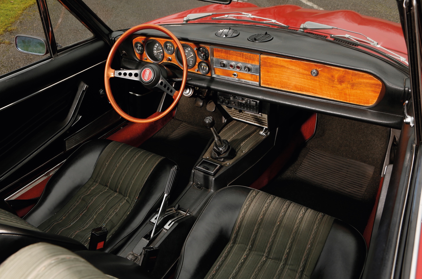 The best 1970s convertibles: Alfa Romeo Spider, MGB and more | [site:name]