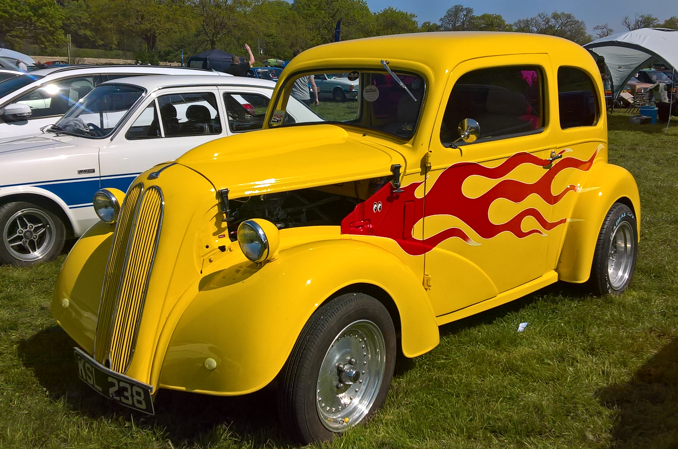 Classic & Sports Car – Beaulieu's biggest-ever Simply Ford