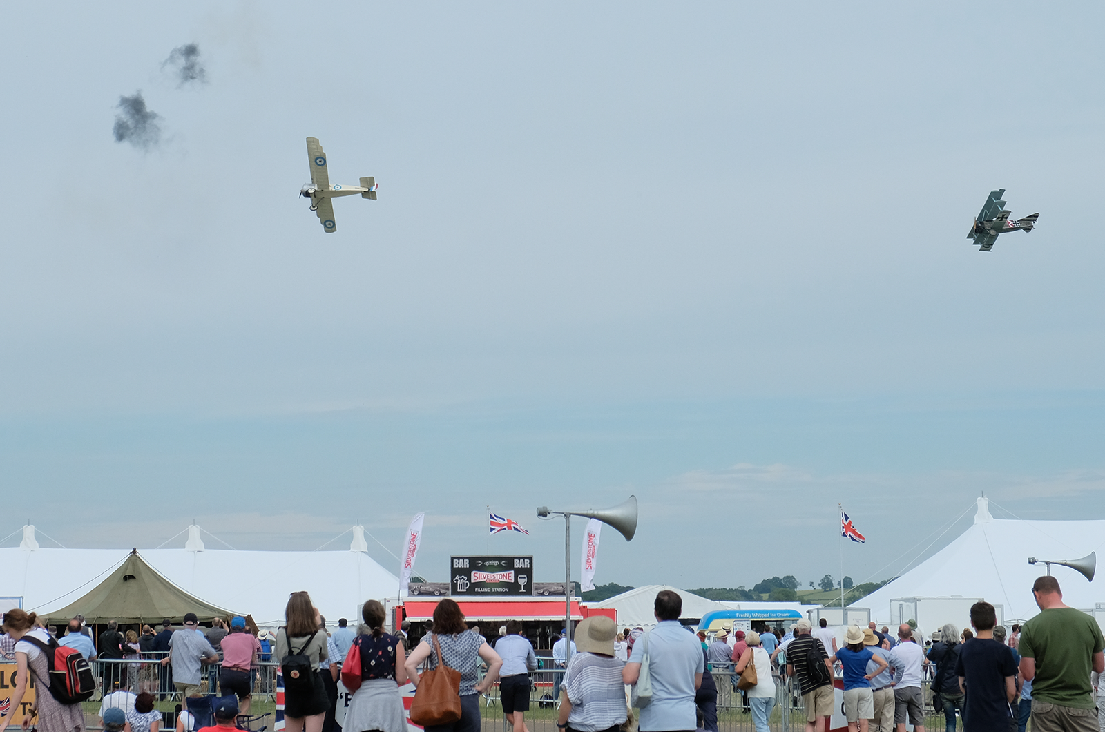 The sun shines on The Classic & Sports Car Show in association with Flywheel 