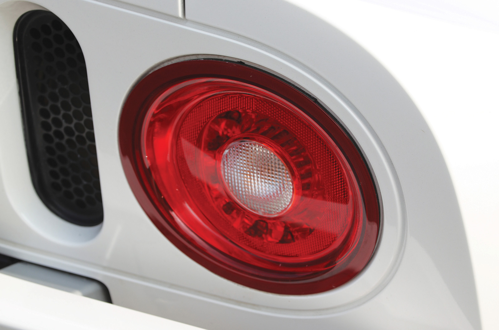 Classic & Sports Car – Ford's Ferrari beaters