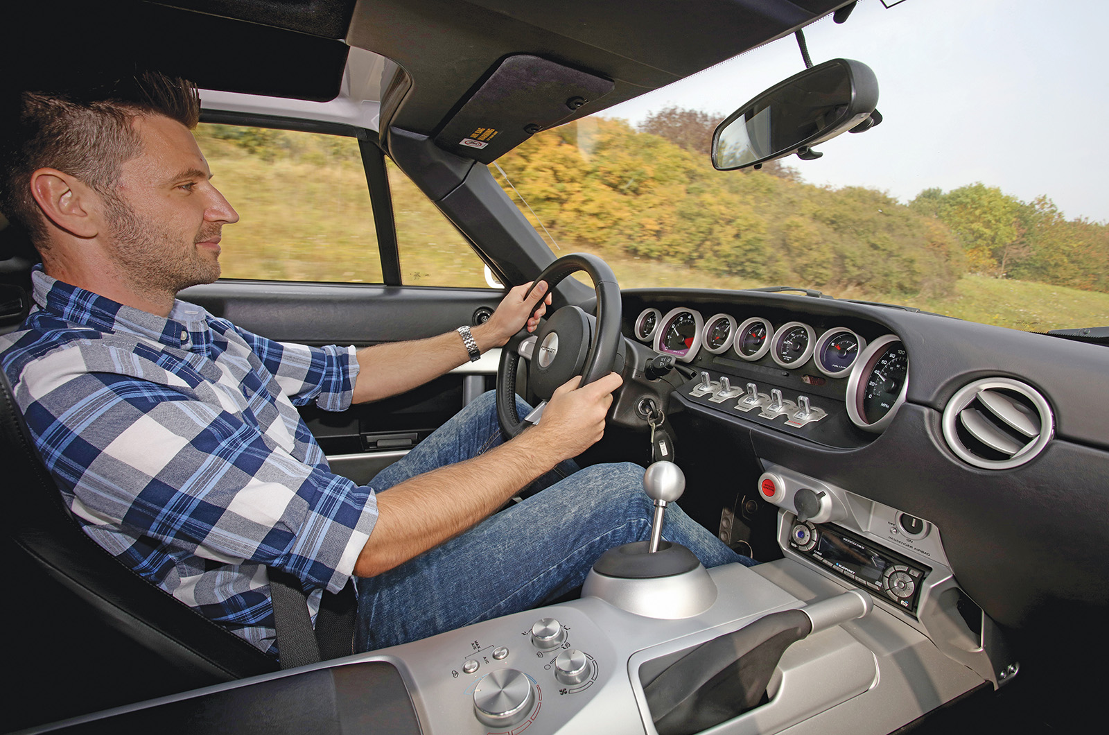 Classic & Sports Car – Ford's Ferrari beaters