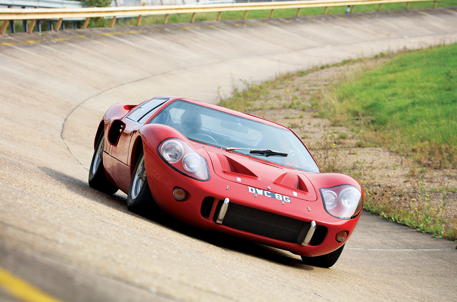 Classic & Sports Car – Ford's Ferrari beaters