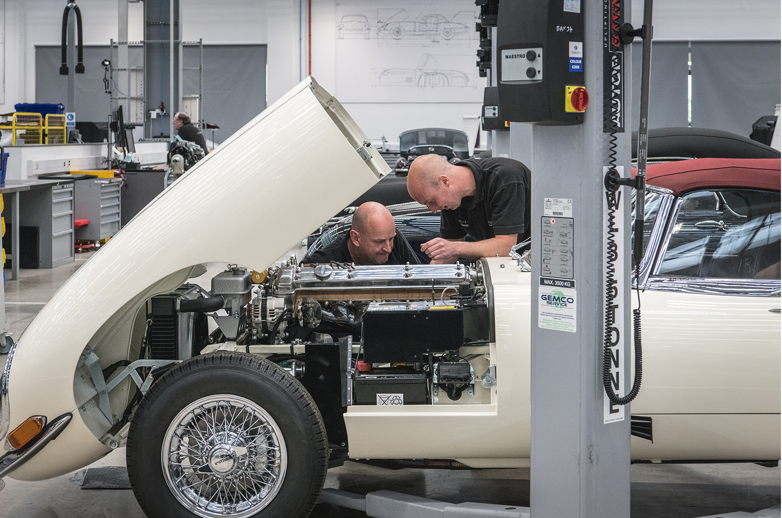 Jaguar Classic's new Tour & Track Experience lets you drive a D-type – Classic & Sports Car