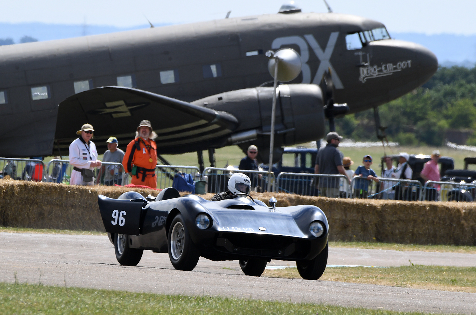 The sun shines on The Classic & Sports Car Show in association with Flywheel 