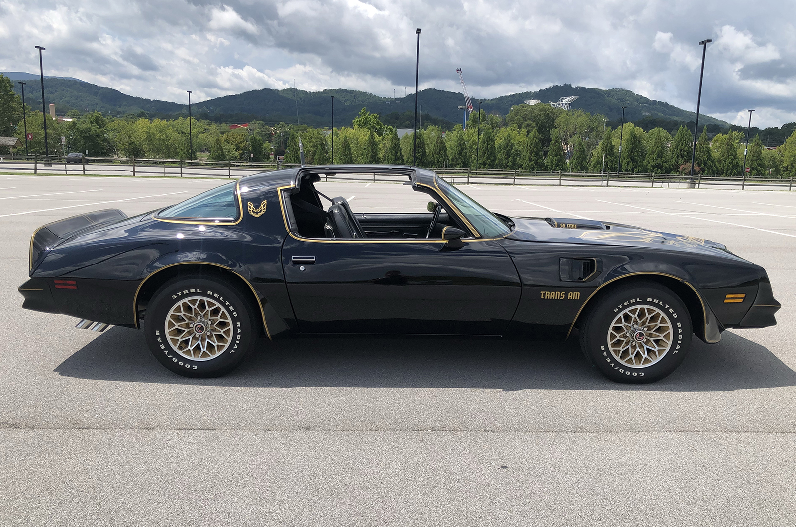 Classic & Sports Car – Burt Reynolds' cars will be auctioned next Saturday