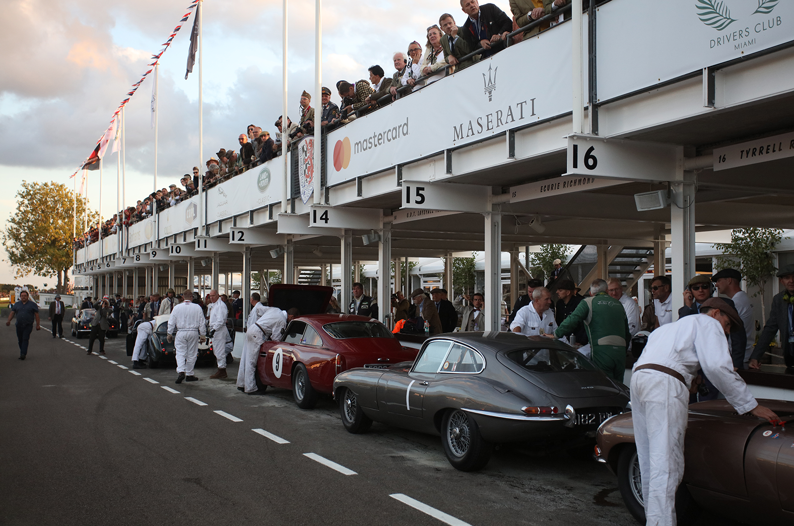 Classic & Sports Car – Goodwood Revival Day One: ‘Breadvan’ wins £200m Kinrara