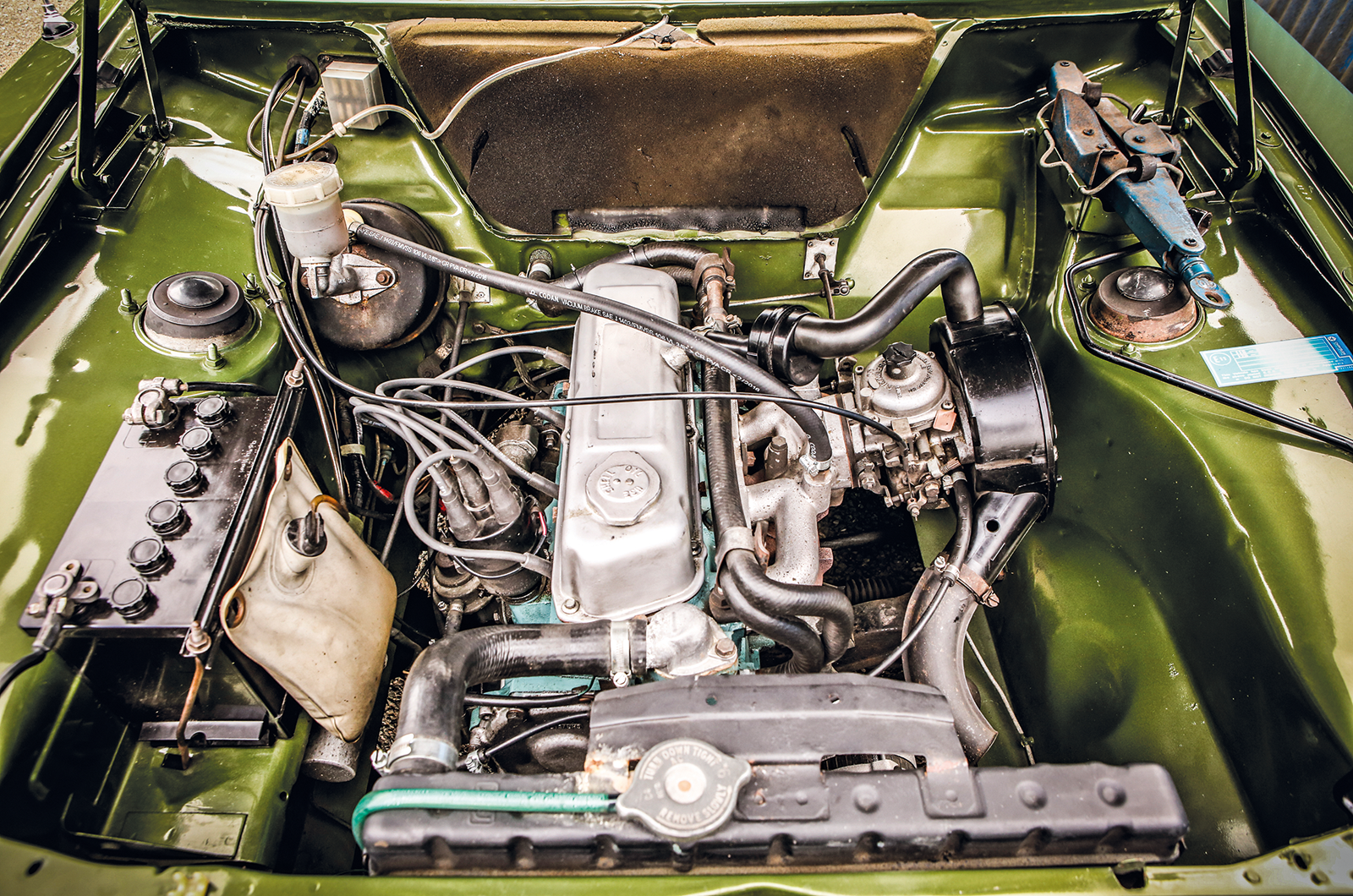 Classic & Sports Car – Ford Escort vs the world!