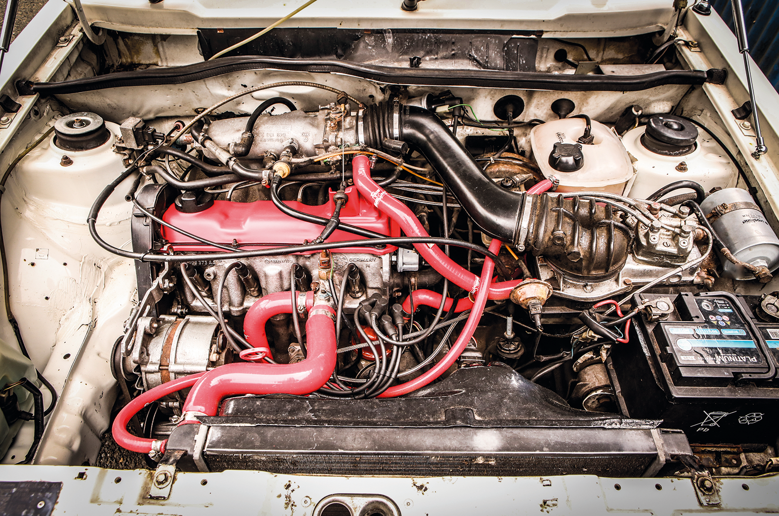 Classic & Sports Car – Ford Escort vs the world!