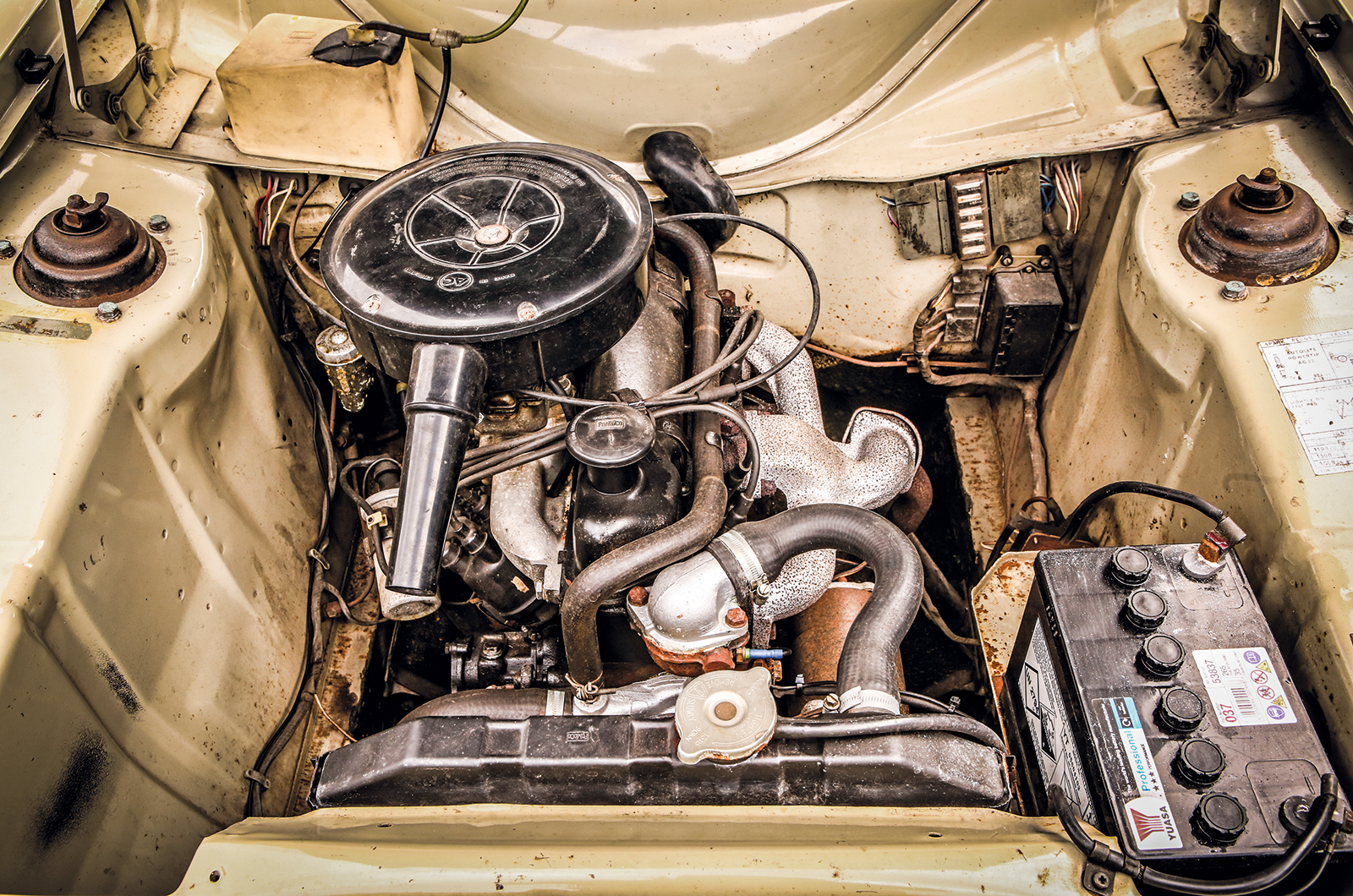 Classic & Sports Car – Ford Escort vs the world!