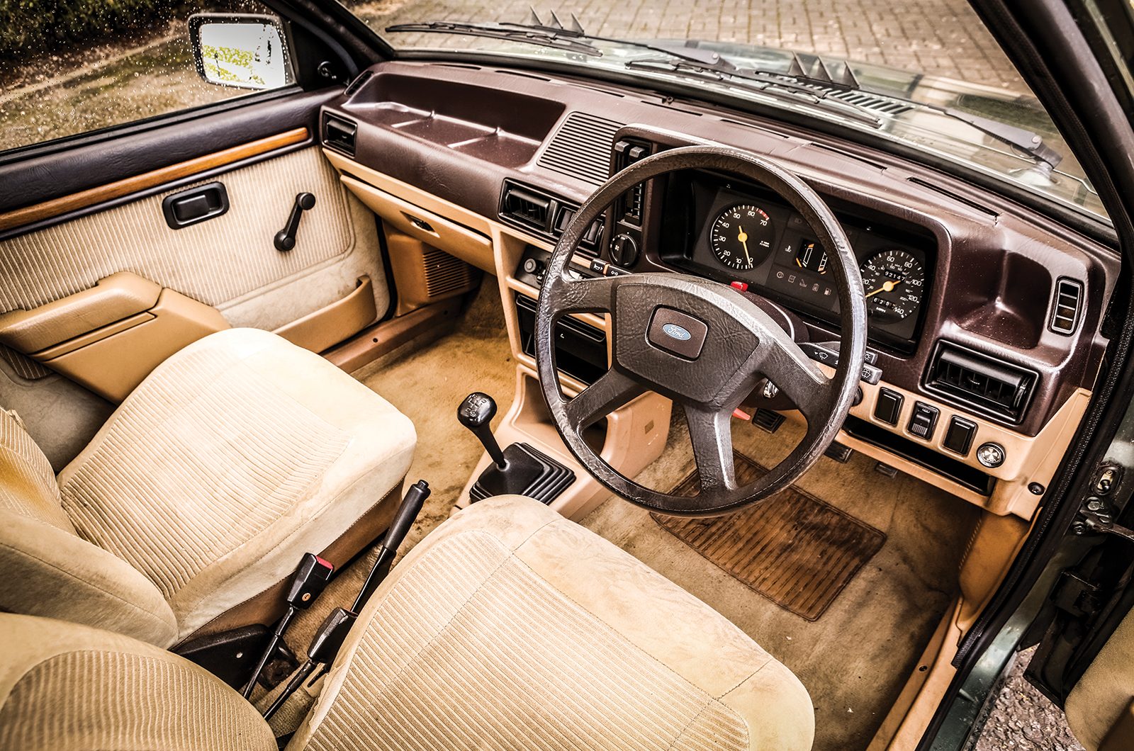 Classic & Sports Car – Ford Escort vs the world!