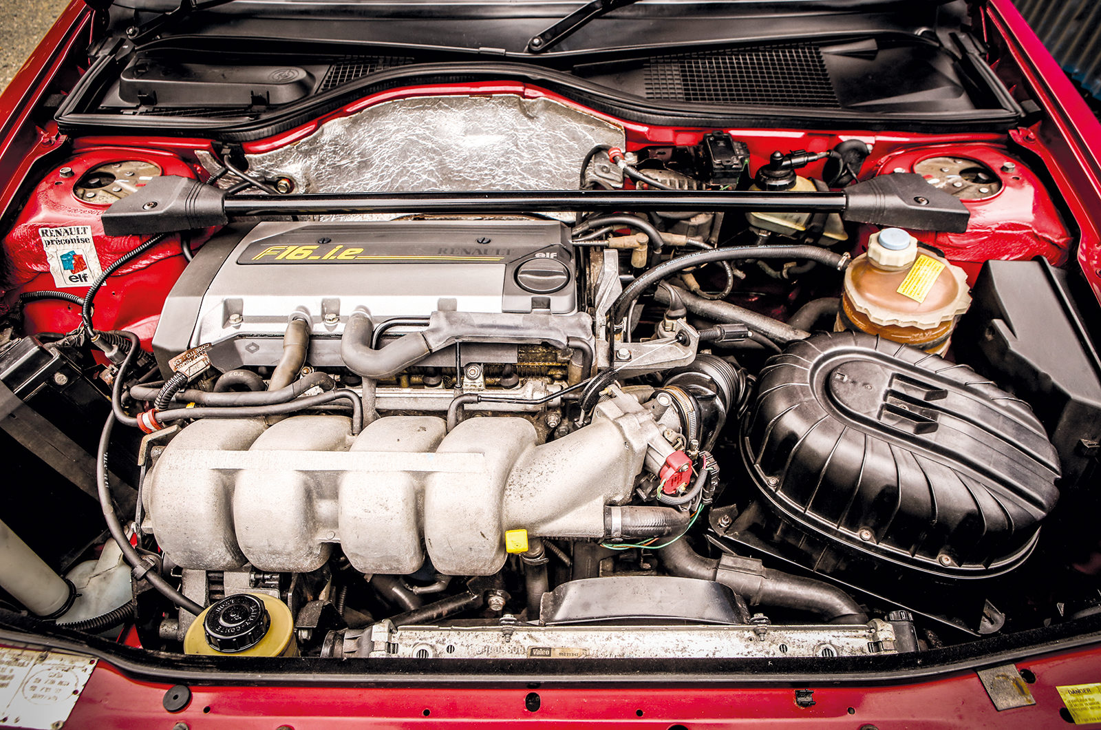 Classic & Sports Car – Ford Escort vs the world!