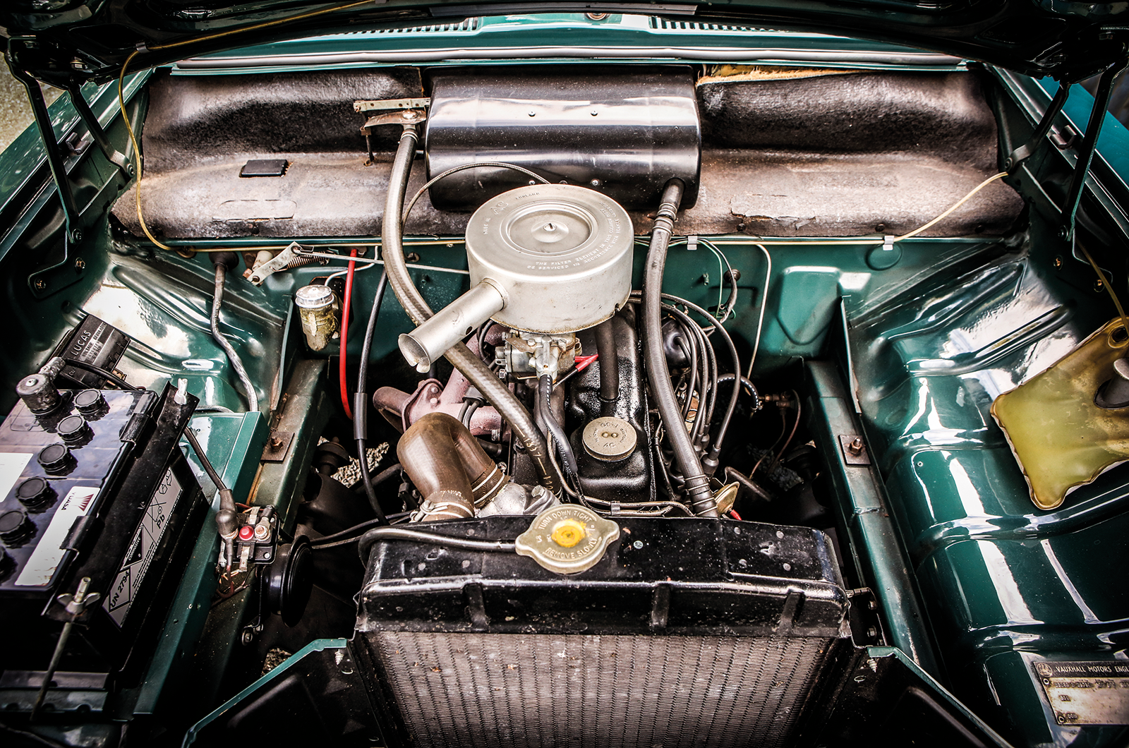 Classic & Sports Car – Ford Escort vs the world!