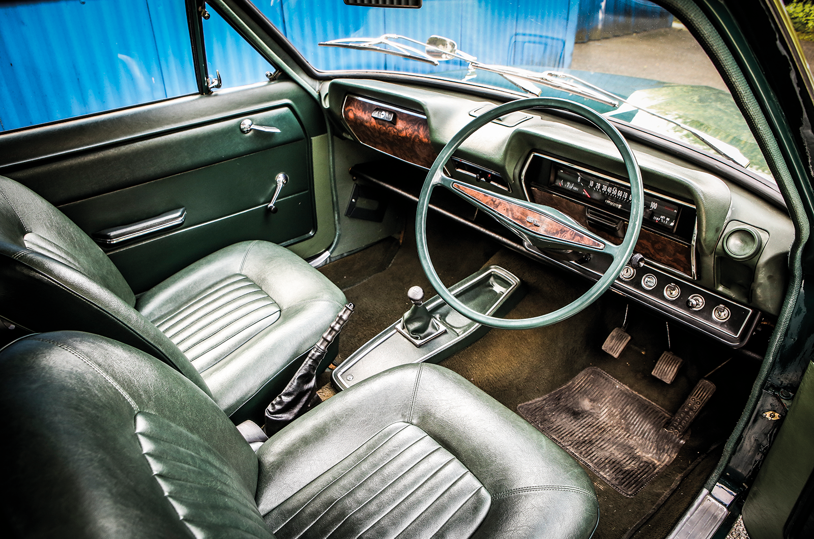 Classic & Sports Car – Ford Escort vs the world!