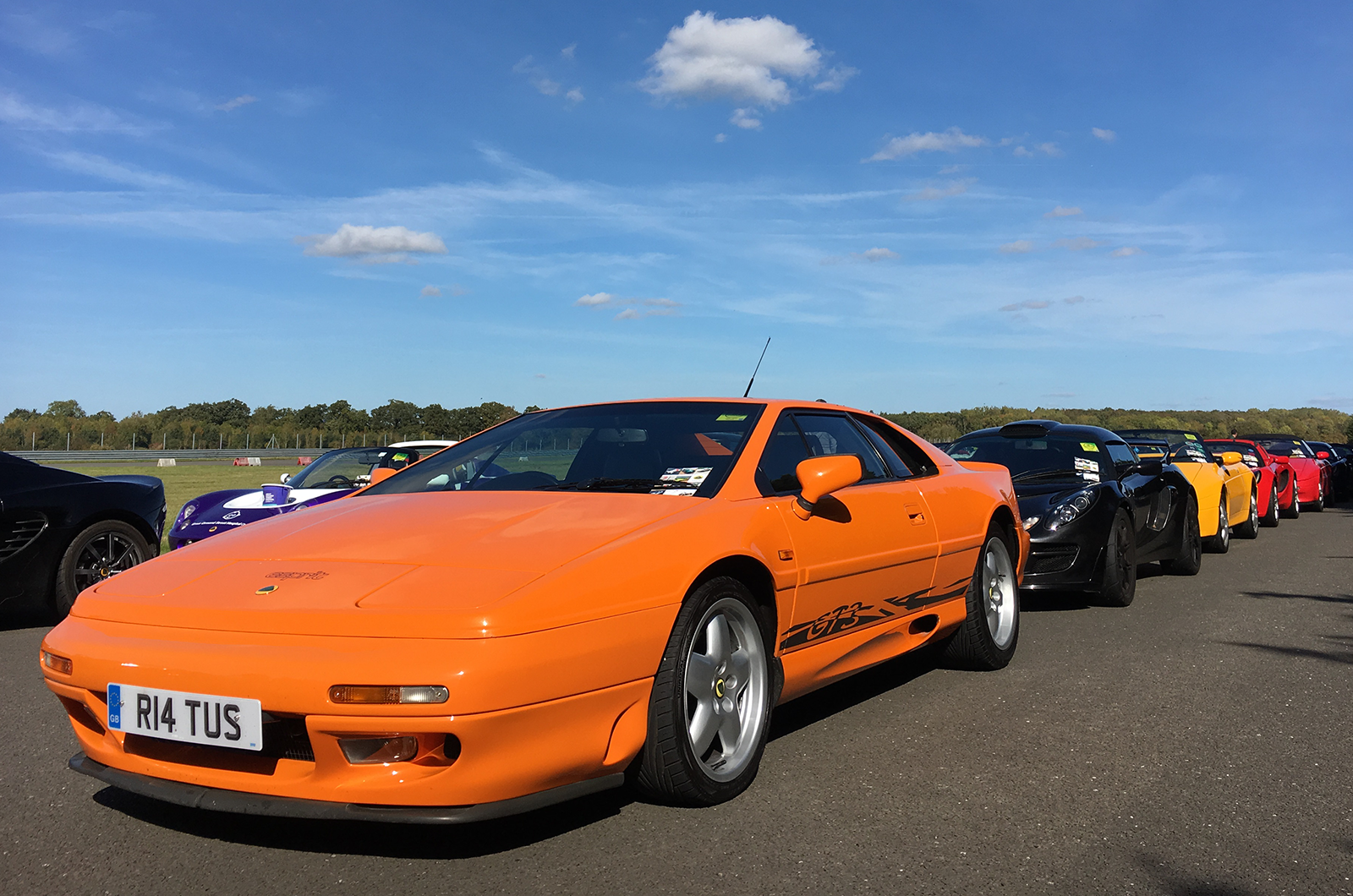 Classic & Sports Car – Lotus celebrates its big day in style with 700-car parade