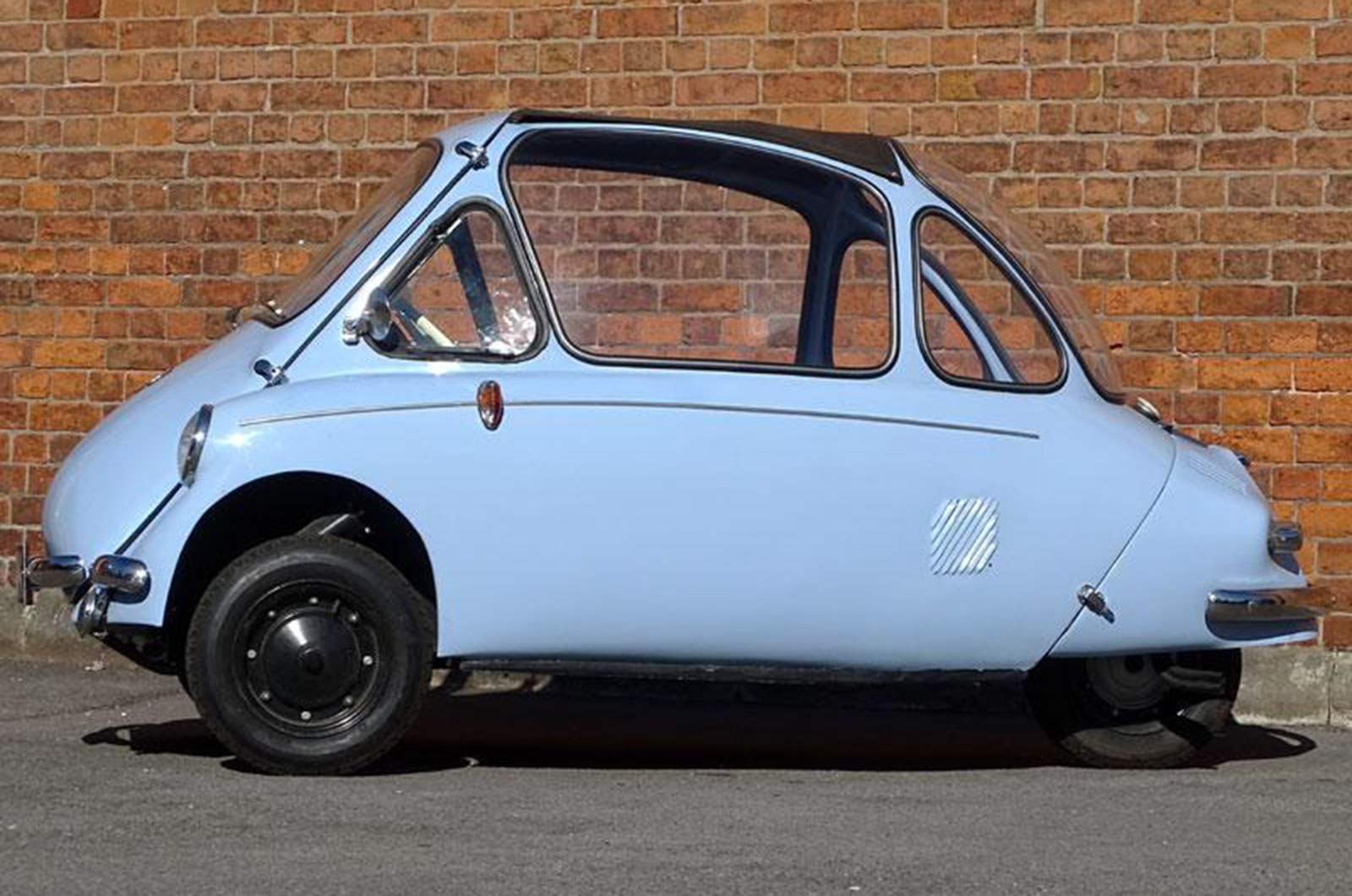 Classic & Sports Car – £115k Jaguar E-type leads H&H sale