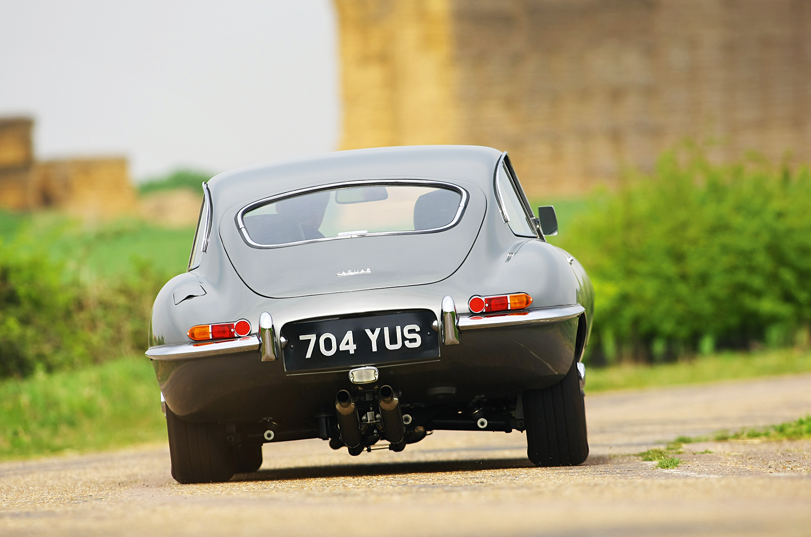 Chevrolet Corvette Sting Ray vs Jaguar E-type vs Toyota 2000GT