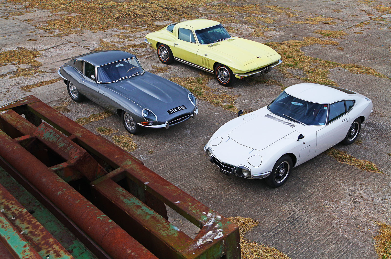 Chevrolet Corvette Sting Ray vs Jaguar E-type vs Toyota 2000GT