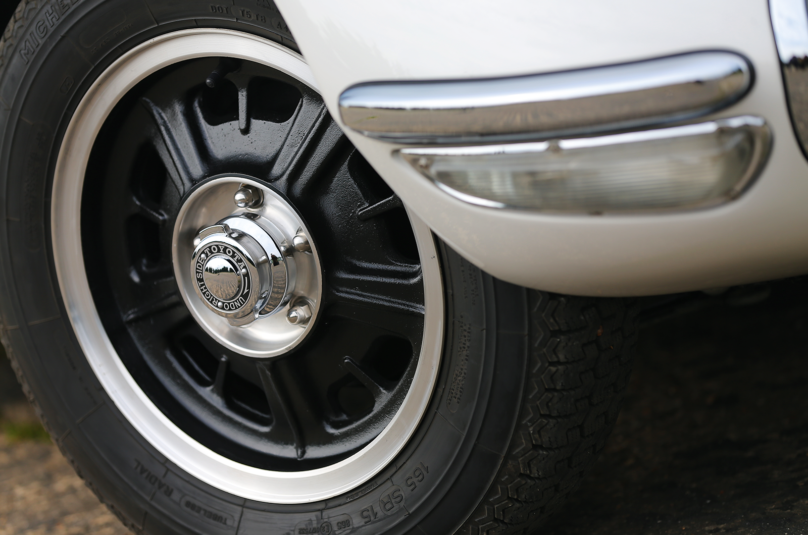 Chevrolet Corvette Sting Ray vs Jaguar E-type vs Toyota 2000GT