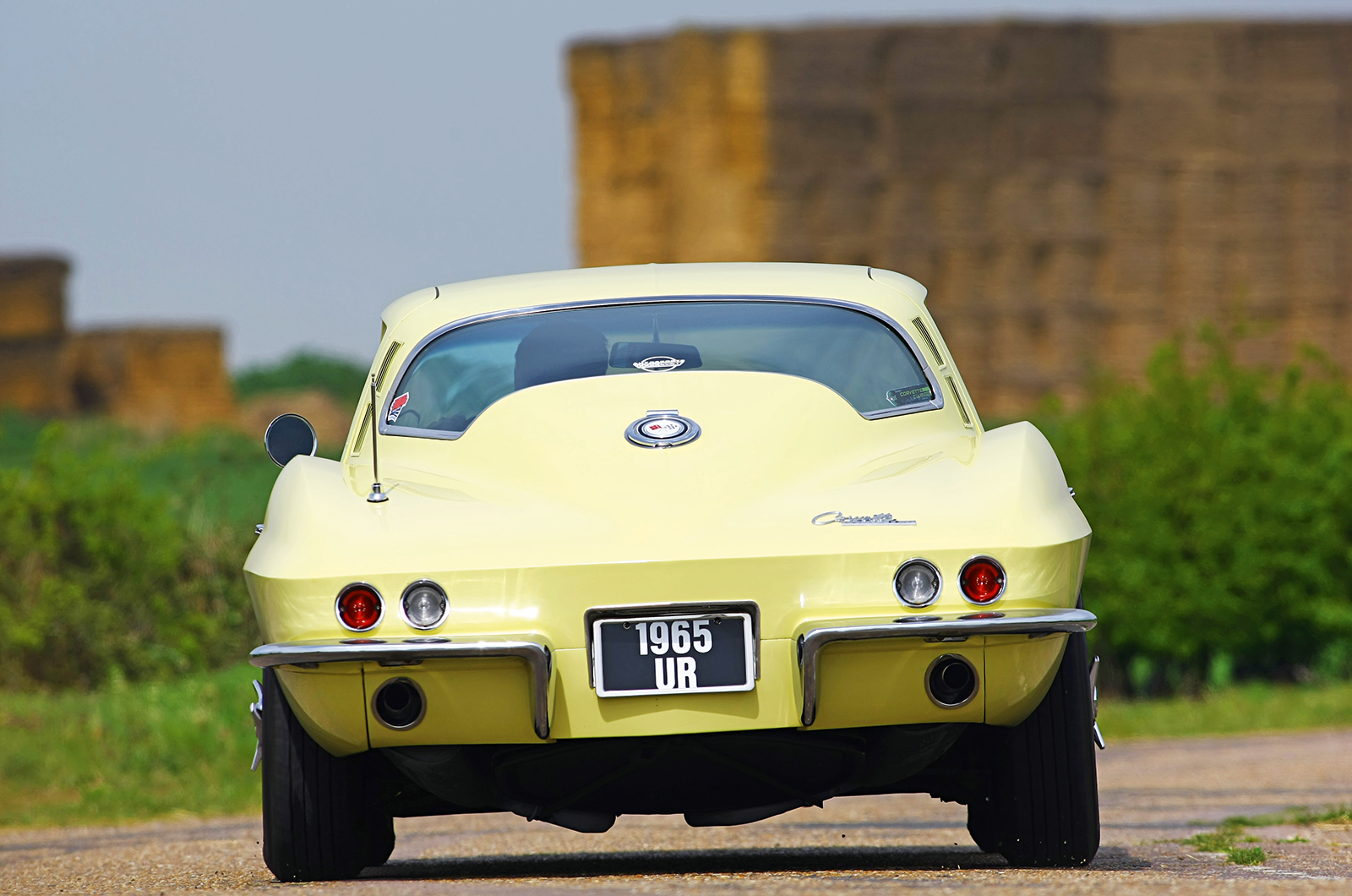 Chevrolet Corvette Sting Ray vs Jaguar E-type vs Toyota 2000GT