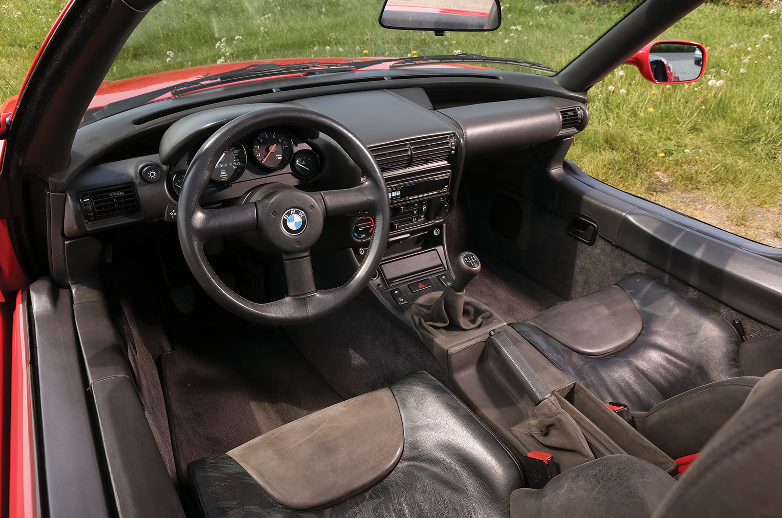 Classic & Sports Car – Daring to be different: Lotus Elan M100 vs BMW Z1