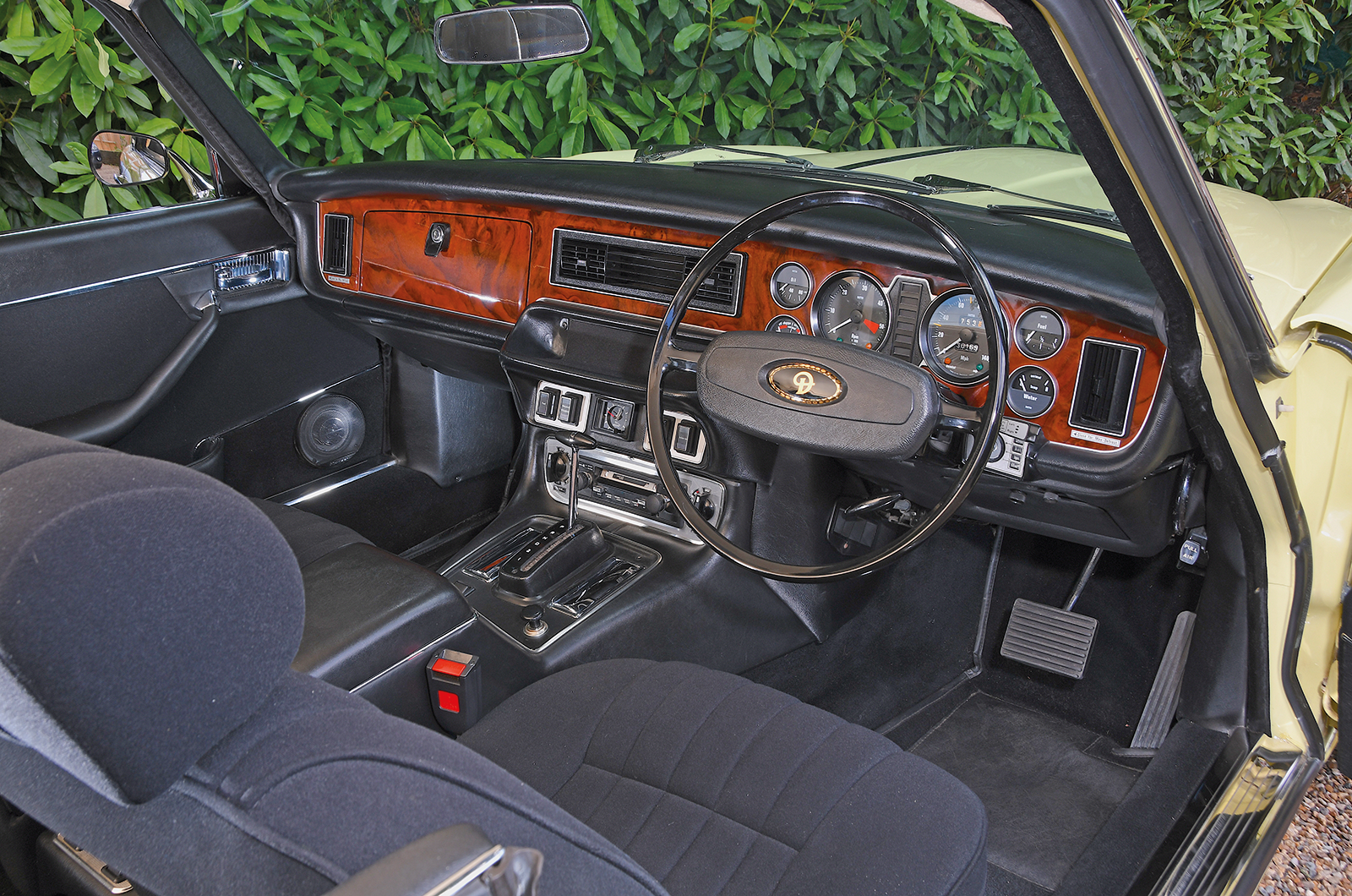 Classic & Sports Car – Why the Jaguar XJ is the world’s best saloon car