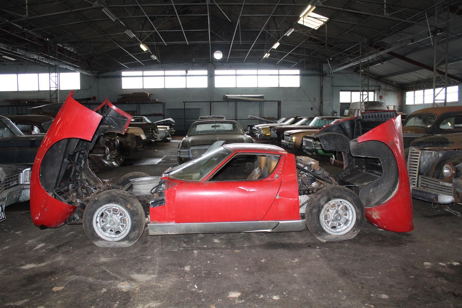 Classic & Sports Car – £493,000 Miura stars at French barn-find sale