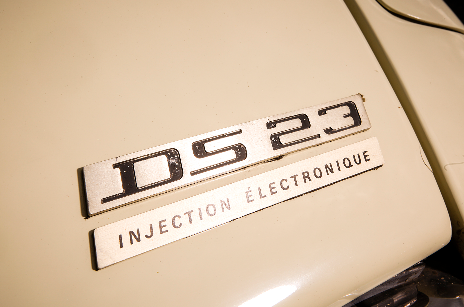 Classic & Sports Car – Is the NSU Ro80 the greatest saloon ever made? NSU Ro80 vs Audi 100 vs Citroen DS23 vs Rover 3.5 Litre vs BMW 2000 vs Mercedes-Benz 230/4