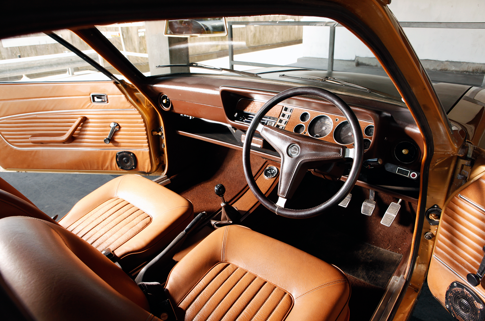 Classic & Sports Car – Ford Capri at 50: Mk1-3 driven