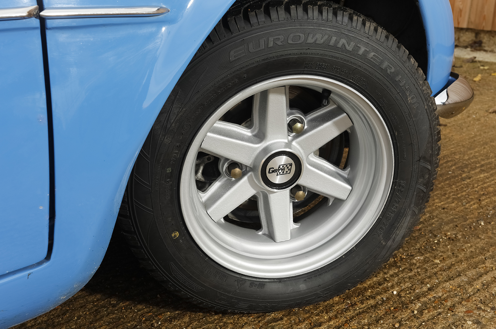 Classic & Sports Car – Porsche 911 vs Alpine A110: Rally heroes for the road