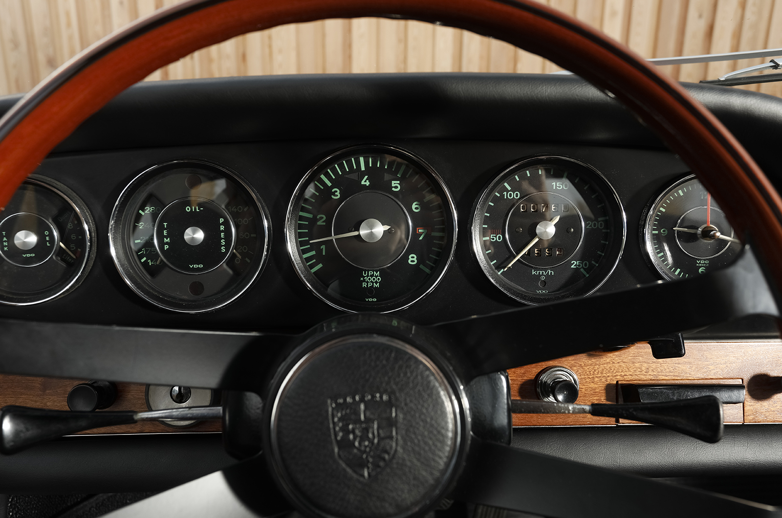 Classic & Sports Car – Porsche 911 vs Alpine A110: Rally heroes for the road