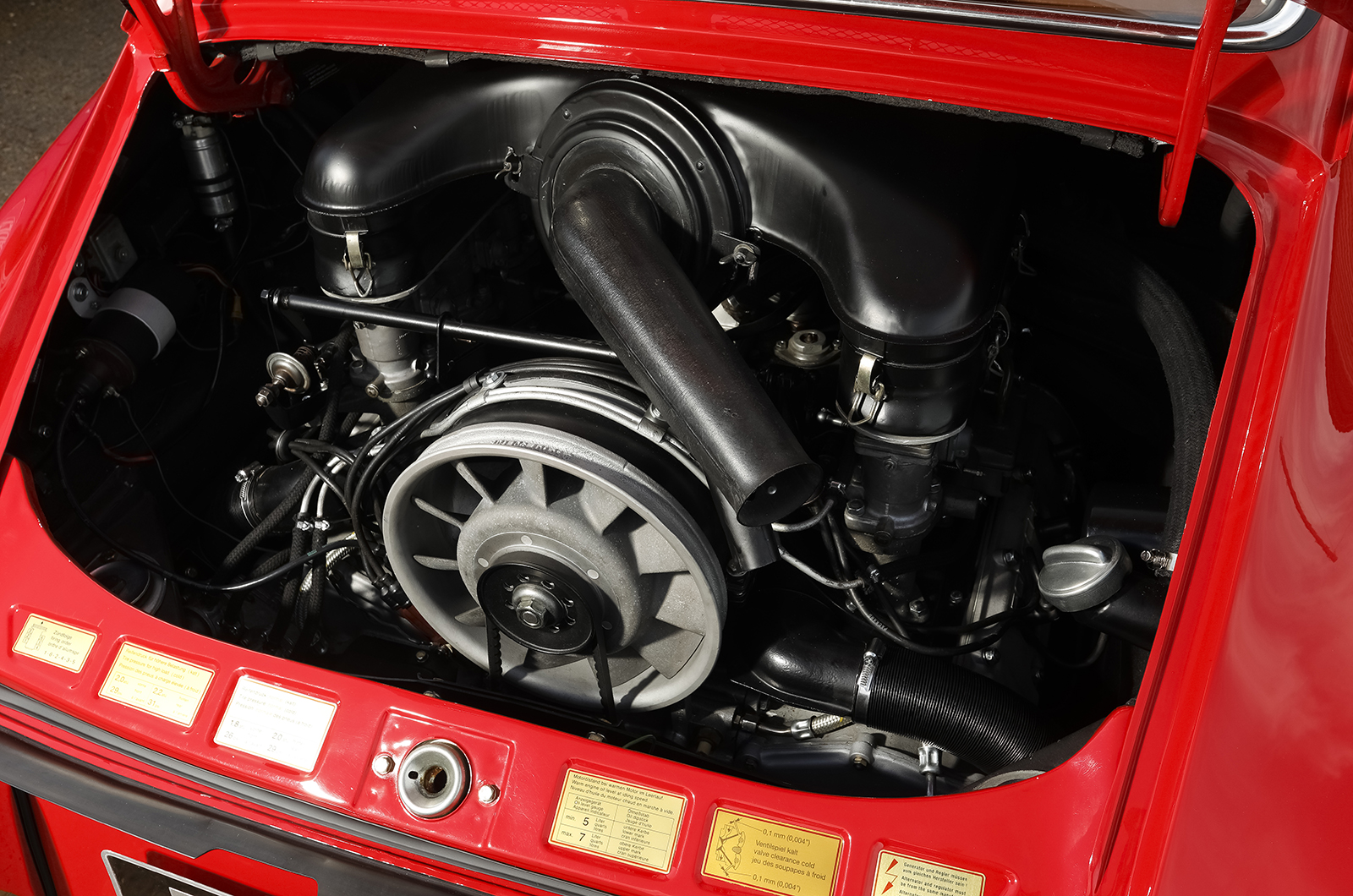 Classic & Sports Car – Porsche 911 vs Alpine A110: Rally heroes for the road