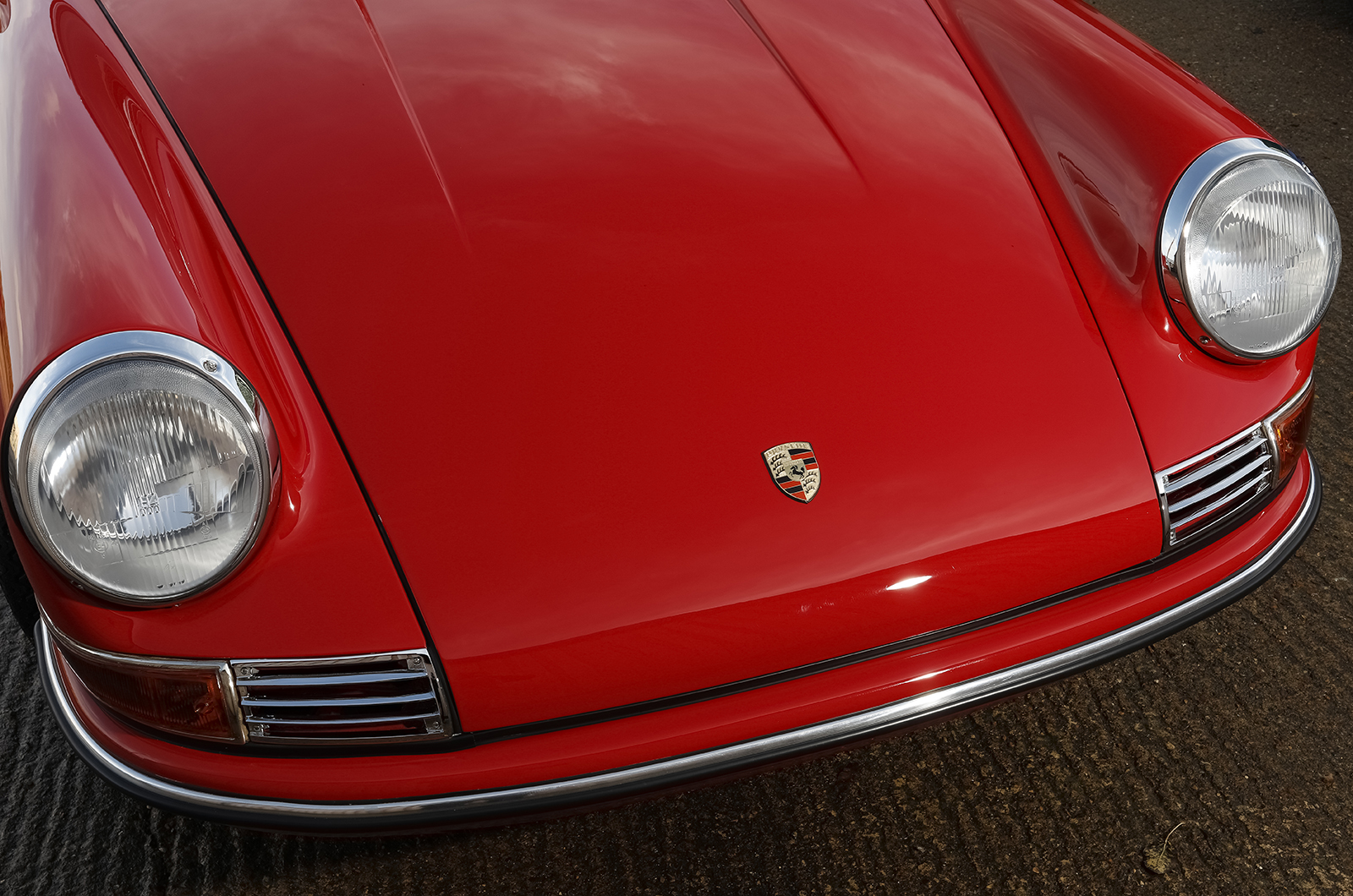 Classic & Sports Car – Porsche 911 vs Alpine A110: Rally heroes for the road