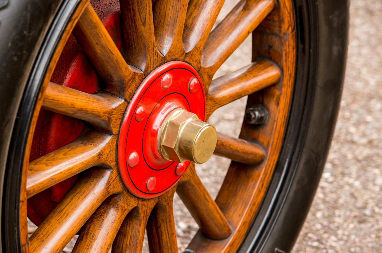 Classic & Sports Car – Wonder Welch is no-reserve 111-year-old treat