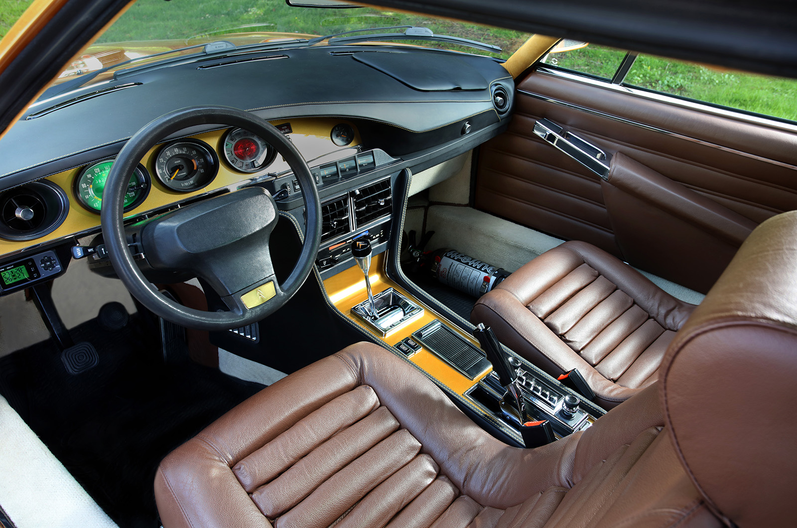 Classic & Sports Car – Citroën SM and Oldsmobile Toronado: groundbreaking GTs