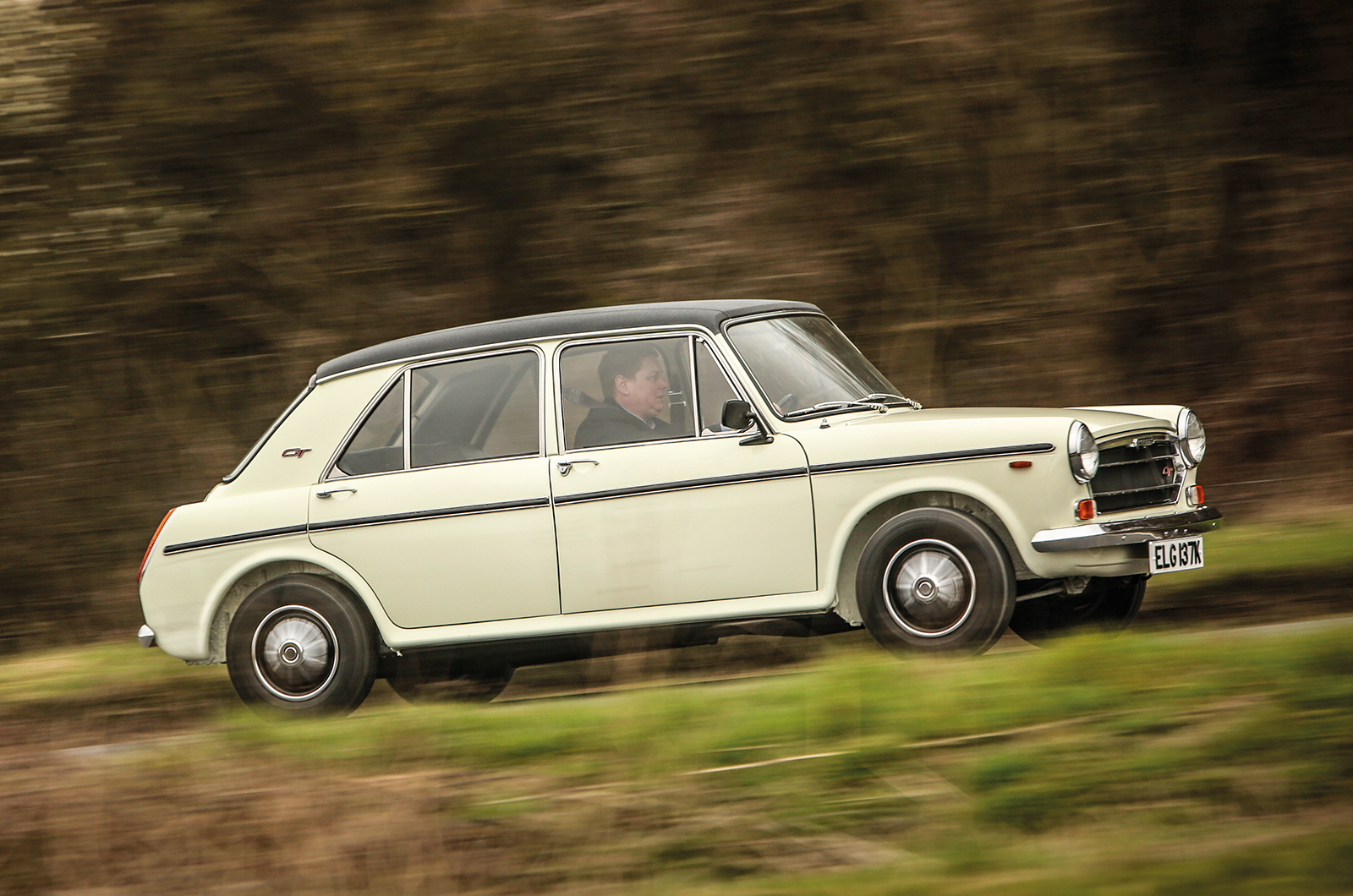 Classic & Sports Car – Morris vs Simca: Who says racy tintops were an ’80s thing?