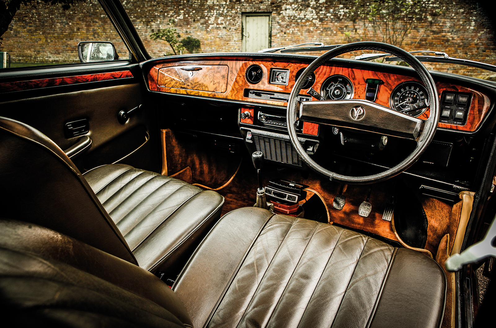 Classic & Sports Car – Avant-garde for the masses: Citroën GS Pallas vs Vanden Plas 1.7