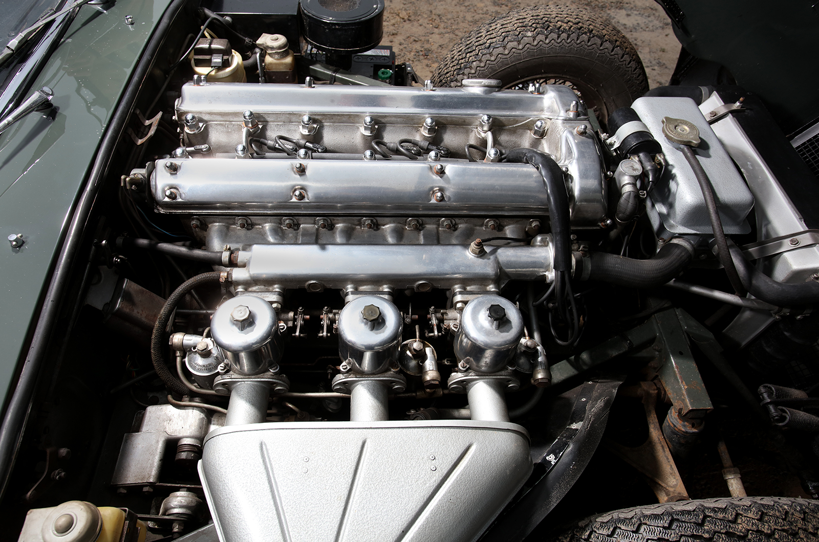 Classic & Sports Car – Don’t buy that, buy this: Jaguar E-type vs Marcos 3-Litre