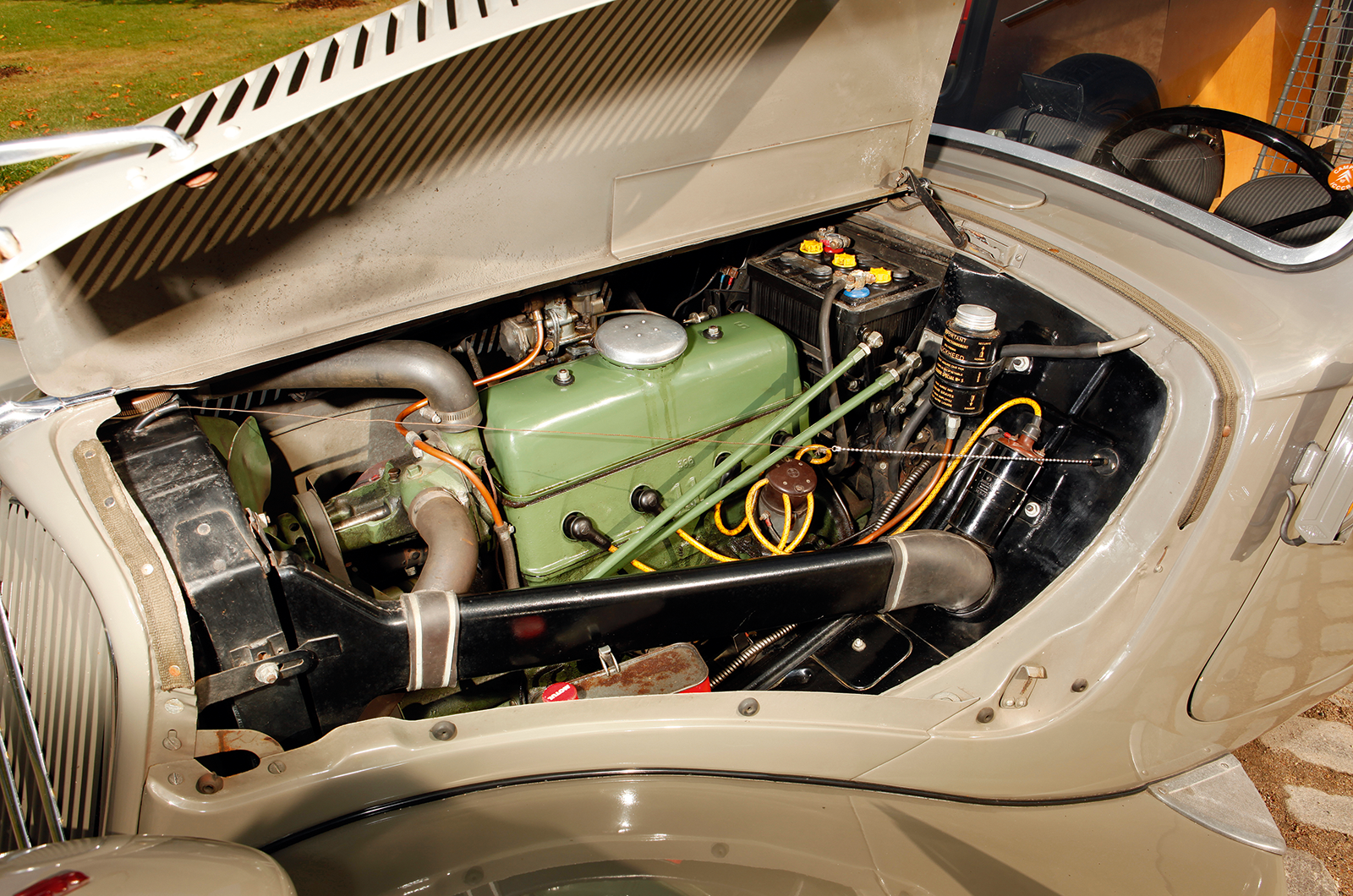 Classic & Sports Car – Citroën Traction Avant camionnette: van extraordinaire