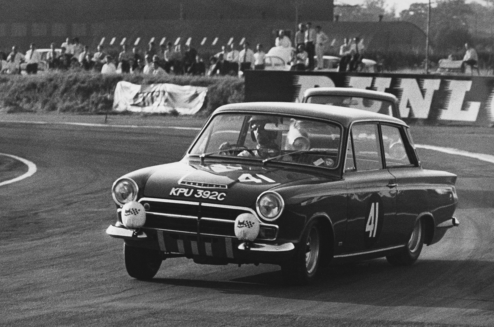 Classic & Sports Car – Live your racing-driver dreams in this title-winning Cortina!