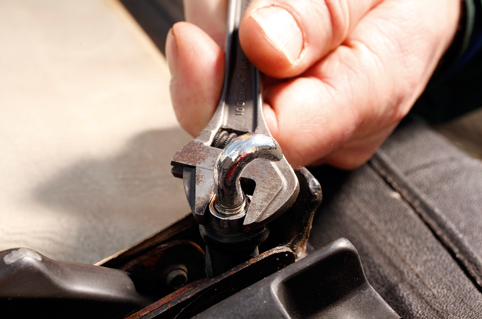 Classic & Sports Car – How to... clean and care for your classic car’s hood