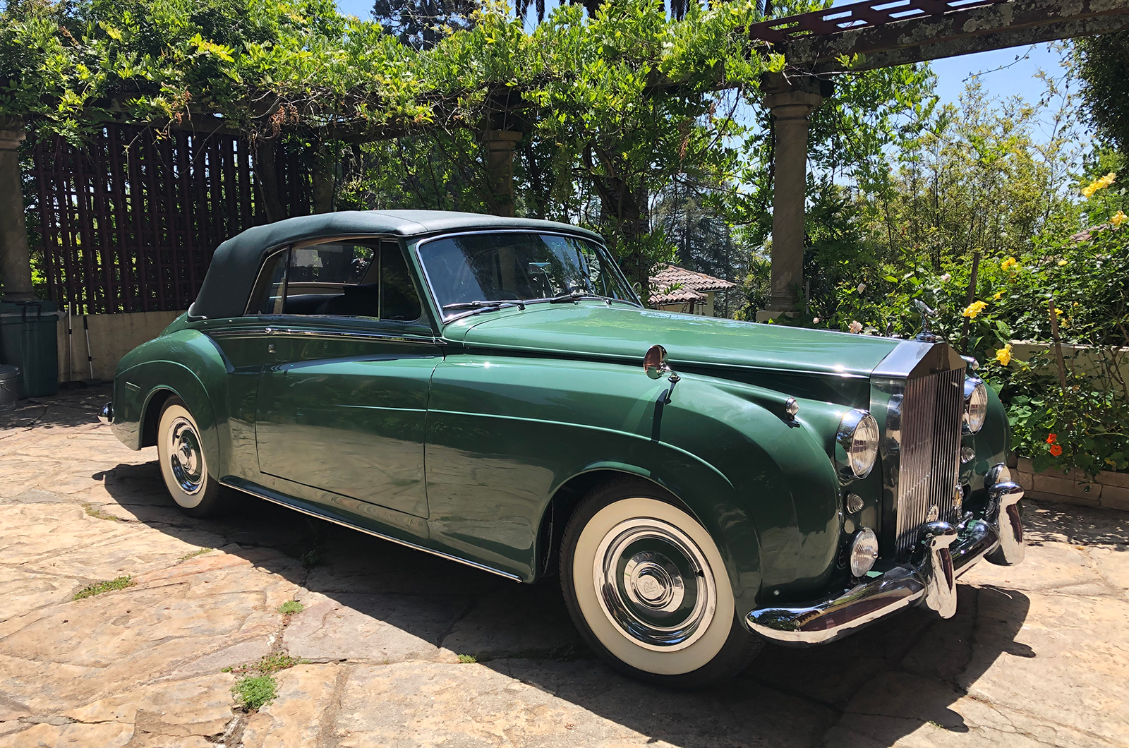 Classic & Sports Car – Live your Hollywood dreams in Liz Taylor’s Rolls-Royce