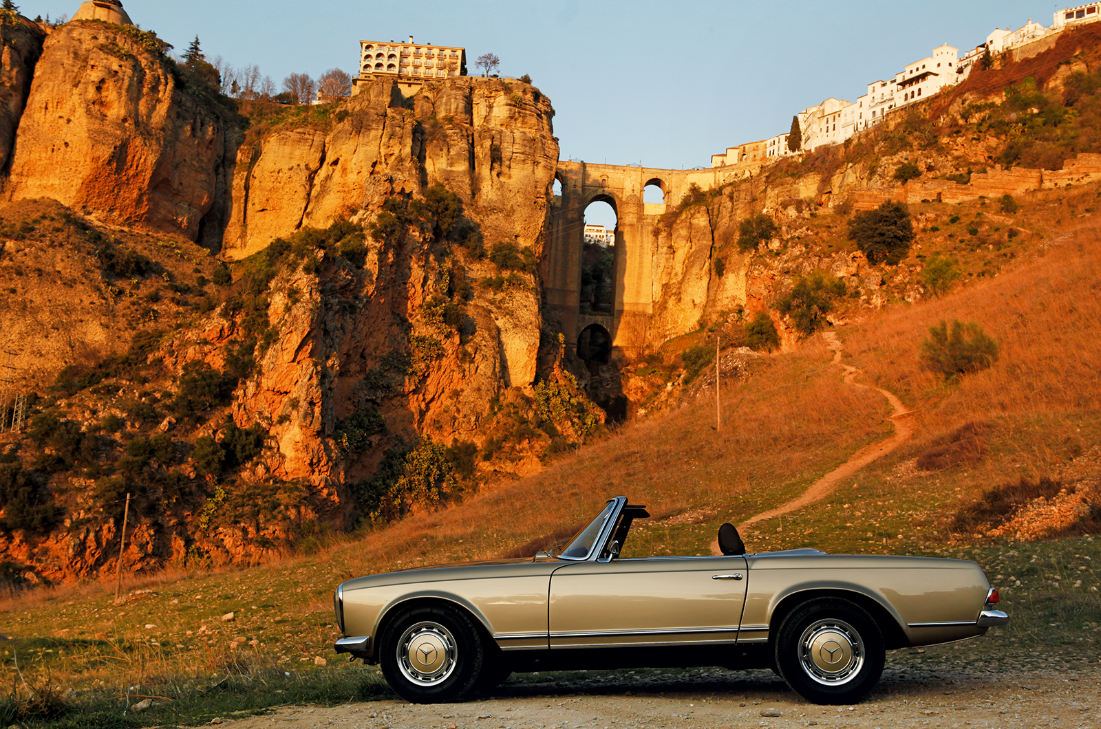 Don’t buy that, buy this: Peugeot 504 vs Mercedes Pagoda 
