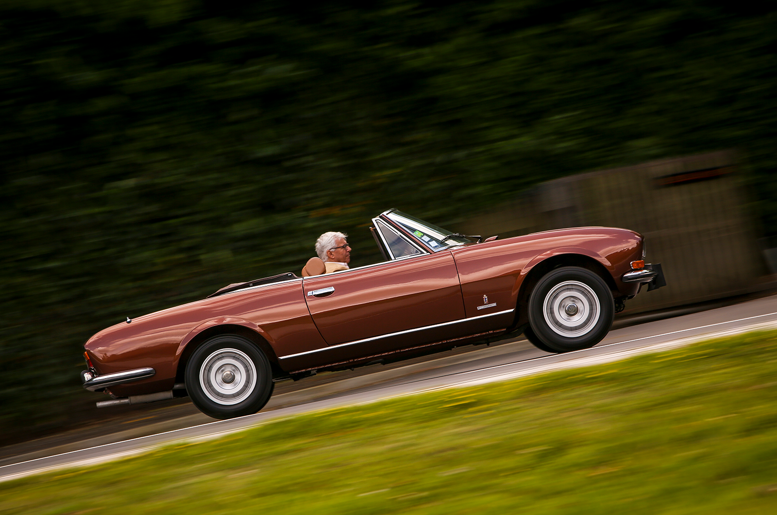 Don’t buy that, buy this: Peugeot 504 vs Mercedes Pagoda 