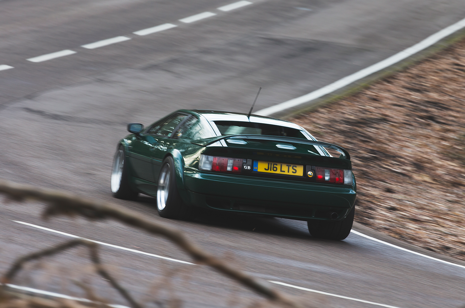 Classic & Sports Car – Bargain supercars: Ferrari 348 vs Honda NSX vs Lotus Esprit