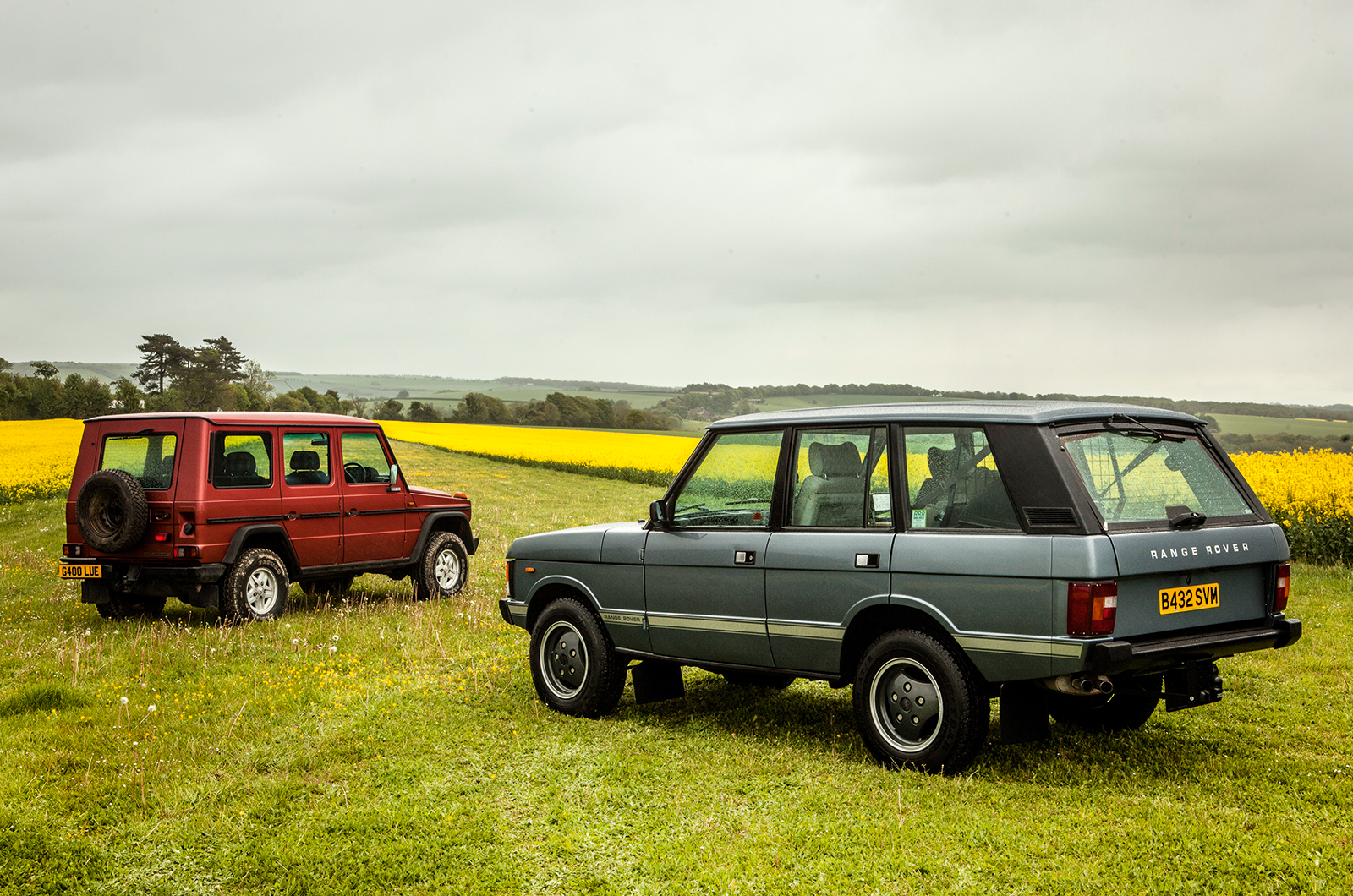 Classic & Sports Car – Luxury on the farm: Range Rover vs Mercedes G-Wagen