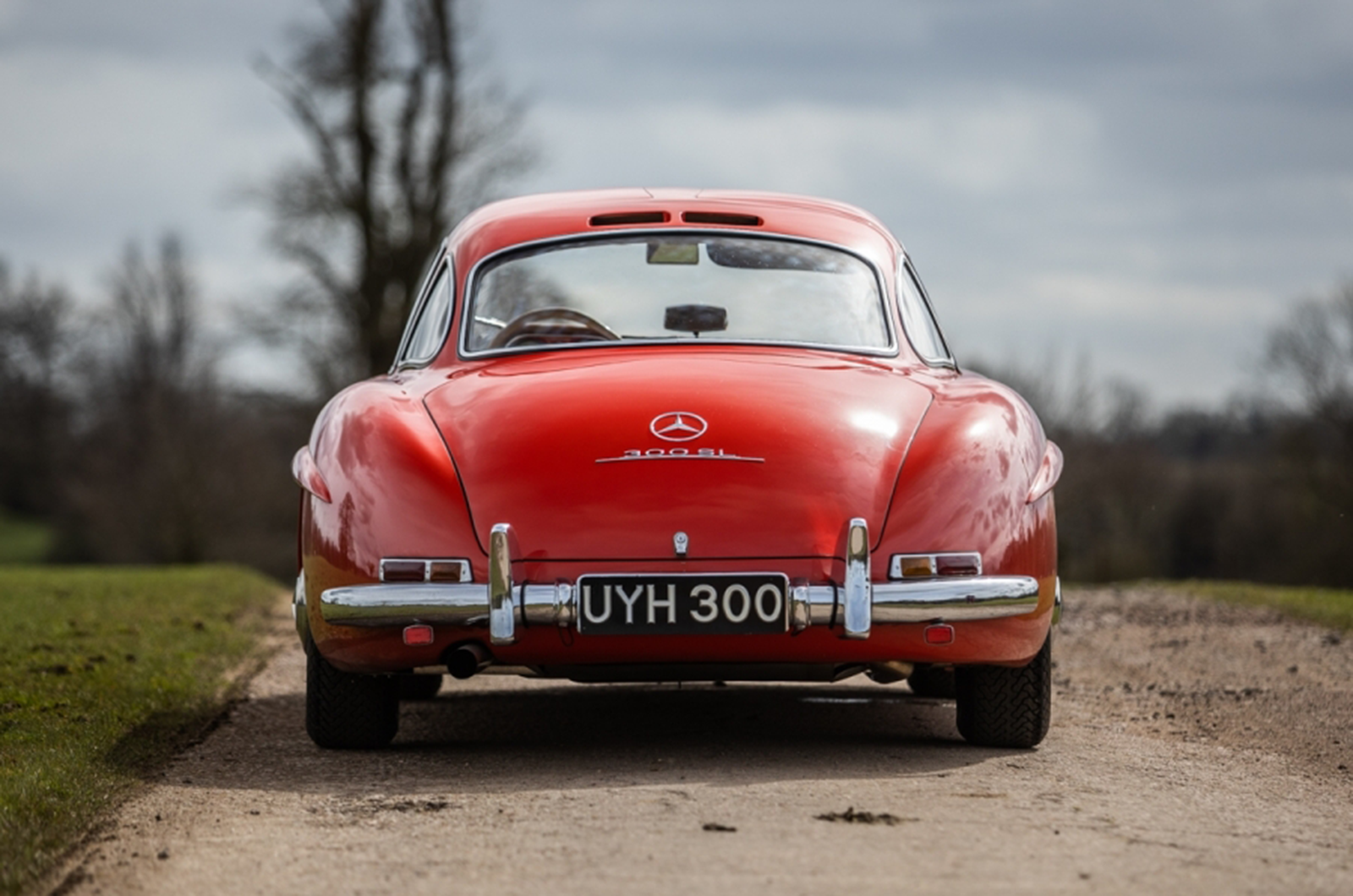 Classic & Sports Car – Gullwing flies high at Silverstone Classic 2019 sale
