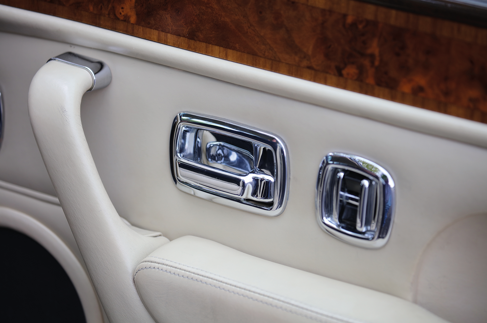 Classic & Sports Car – Bentley at 100: R-type Continental vs Continental R