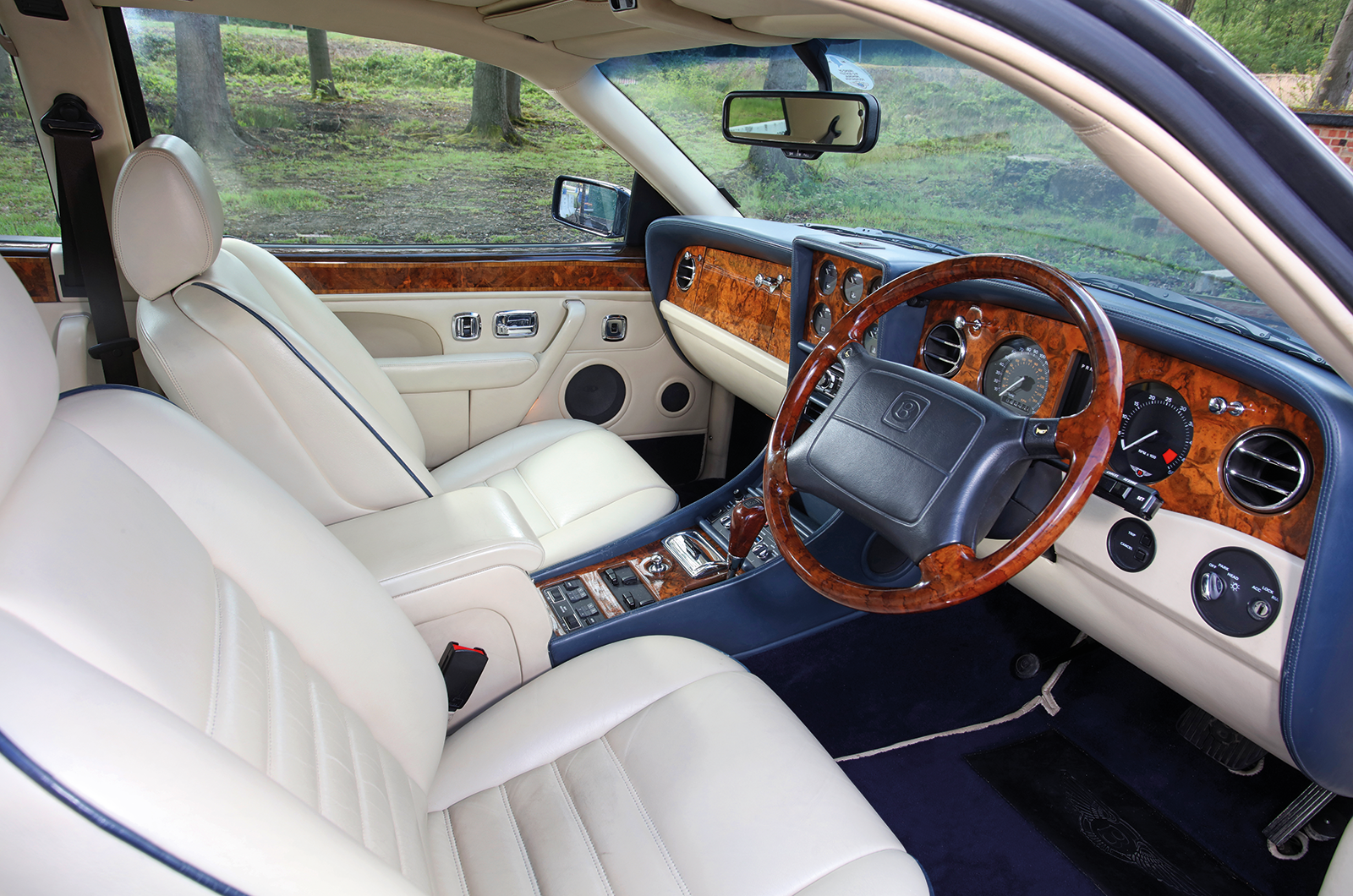 Classic & Sports Car – Bentley at 100: R-type Continental vs Continental R