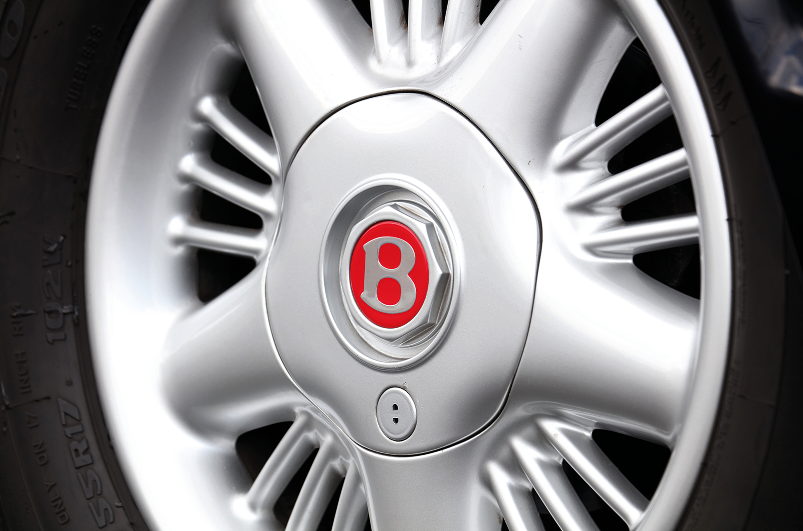 Classic & Sports Car – Bentley at 100: R-type Continental vs Continental R