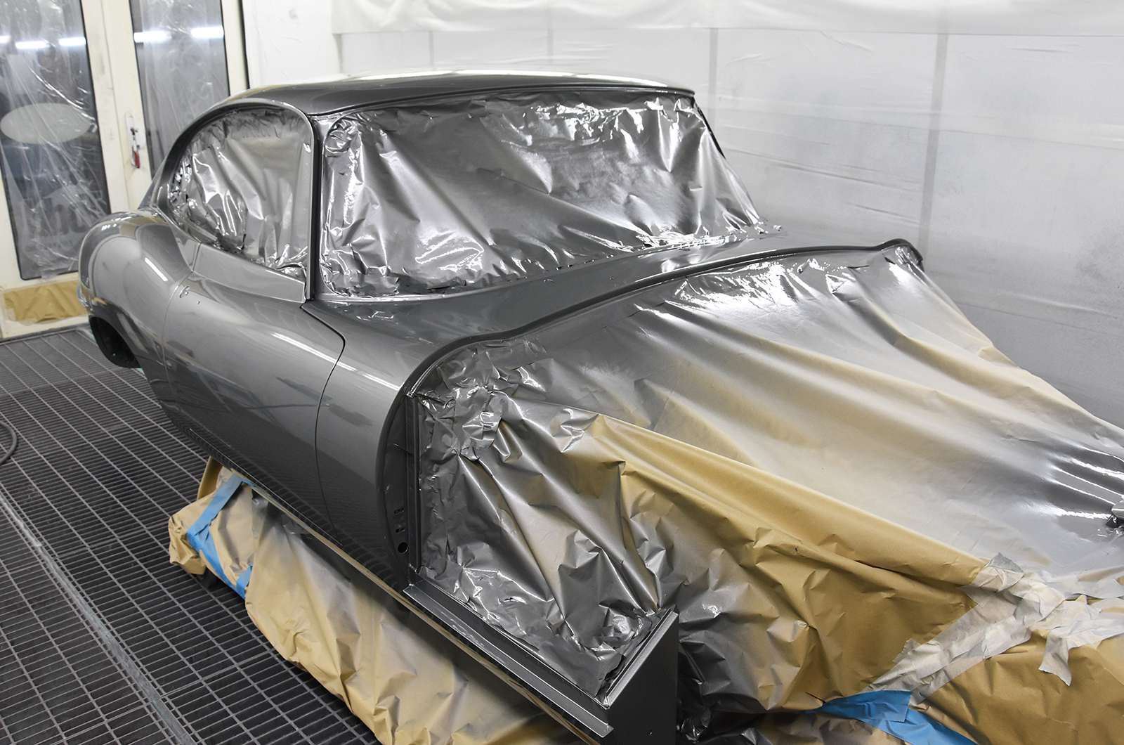 Classic & Sports Car – Epic restoration saves forest-find early E-type